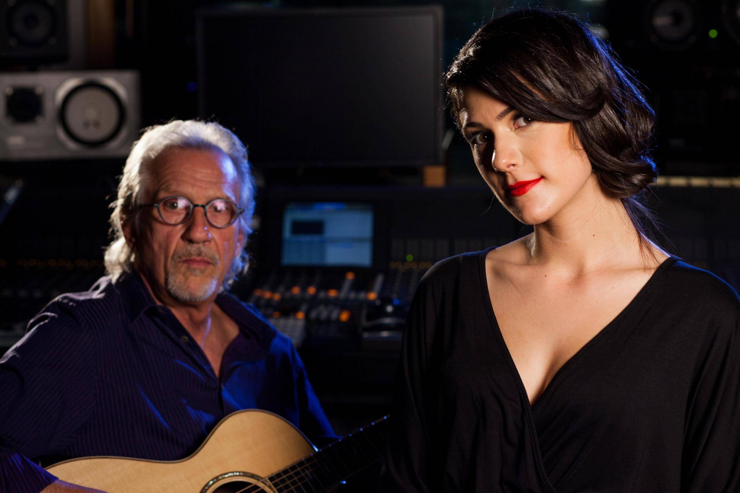 EmmyGewinner live im Pressenwerk Sara Niemietz und Snuffy Walden