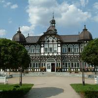 Mittelbau im Gradierwerk (Eingang zum Keltenbad).JPG