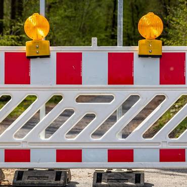 drive_through_5036312_1280.jpg