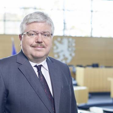 20141119_portrait_dr._herzberg.jpg