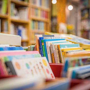 books_5211309_1920.jpg