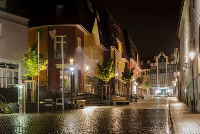 Ratsstraße bei Nacht