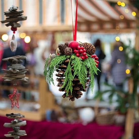https://www.badsalzungen.de/var/cache/thumb_116518_1066_1_550_550_r4_jpeg_christmas_market_7616575_640.jpeg