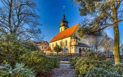 katholische_kirche_wintermorgen.jpeg ( © Sperber Druck)